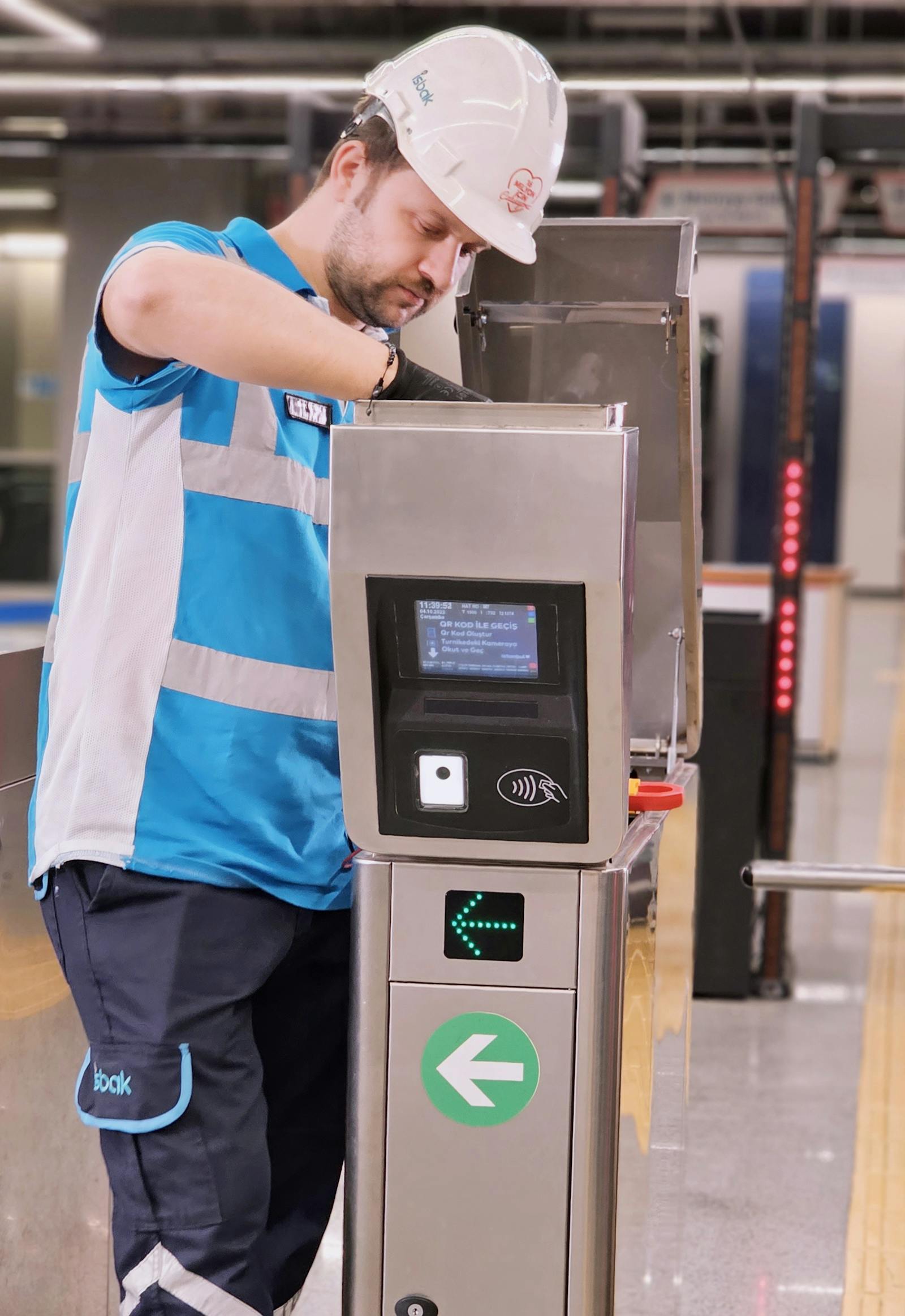 Manutenção técnica em portão automático